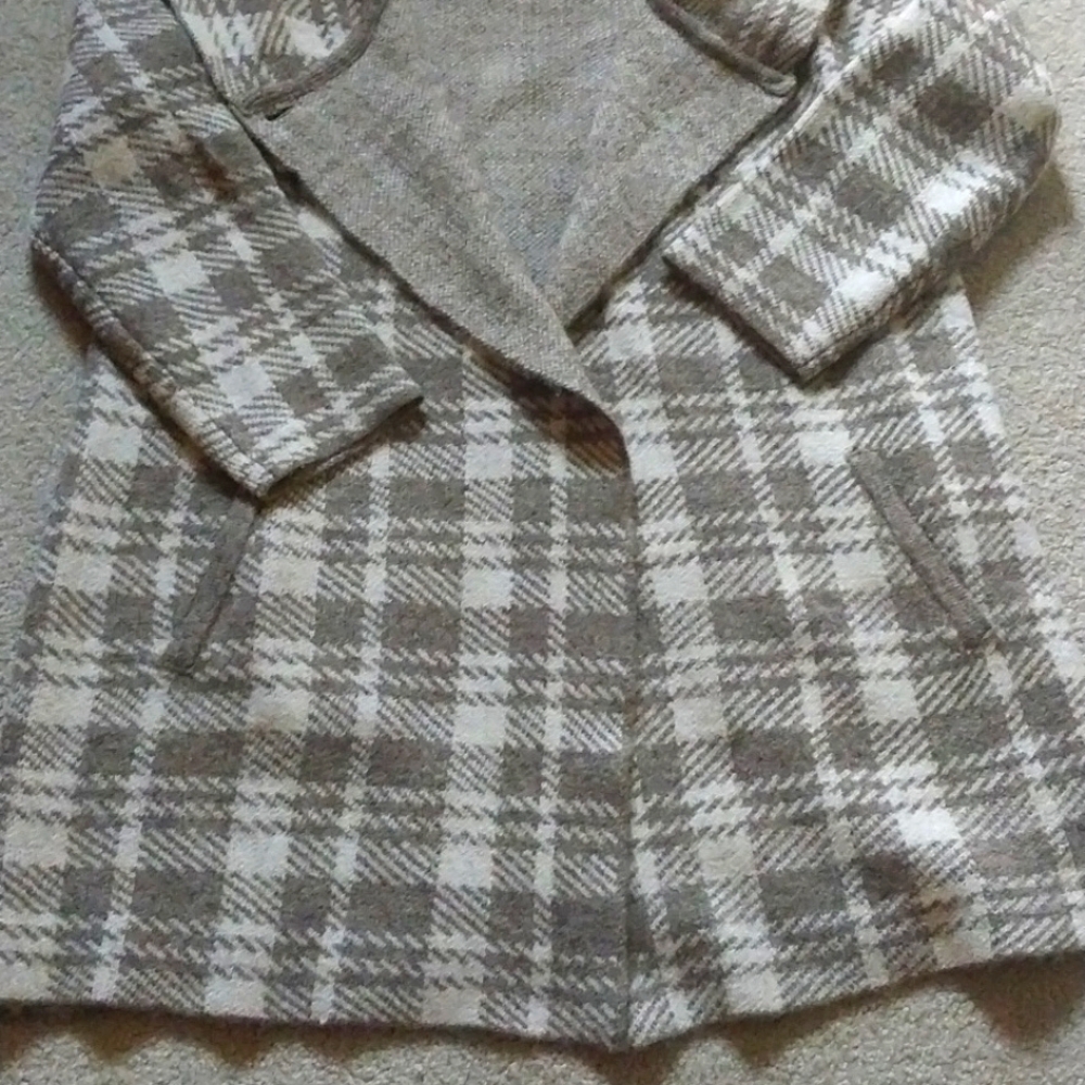 Ellen Tracy Sweater - Picture 3 of 7